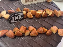 巧克力巴旦木-DQ·蛋糕·冰淇淋(通州万达店)