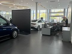 -杭州中升之星奔驰4S店(滨江店)