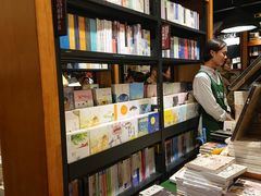 -西西弗书店&矢量咖啡(凯德晶萃广场店)