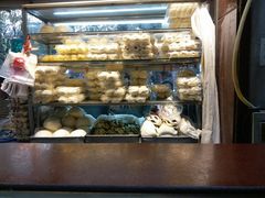 面包甜点陈列柜-白玉兰食品(汇联商厦店)