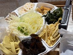 -鸡遇虾煲干锅火锅(小寨金莎店)