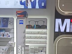 -MiRi眼镜连锁·蔡司·尼康控优点合作店(莘庄店)