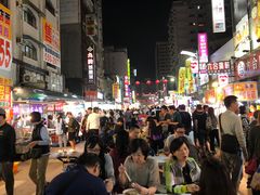 -六合夜市