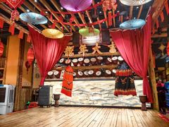 -老滇山寨•云南特色菜•地方菜•民族风情歌舞表演(金碧店)