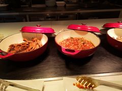 -上海滴水湖皇冠假日酒店