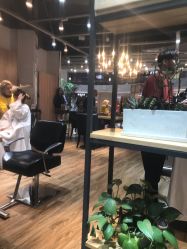 点击看大图 大厅-曼都发型·臻选