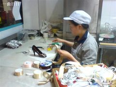 阿姨在做“高跟鞋”-榖屋house of flour(张江首店)