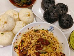 -李与白包子铺(桐梓林店)