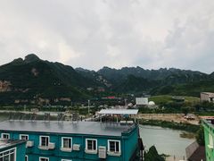 -百里峡七彩艺术小镇