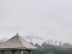 -江布拉克景区怪坡停车场