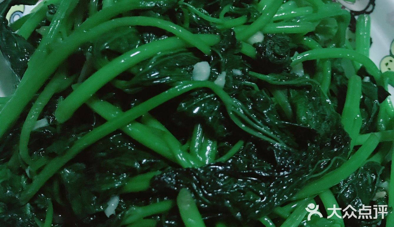 晃晃悠悠家家常菜谱系列之清炒红薯叶