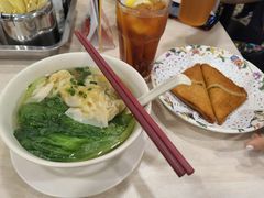 咖喱吞拿鱼角-喜莲咖啡