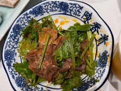 香菜拌牛肉-庆余楼·用心与食材·特色菜&灶头面(仙蠡墩店)
