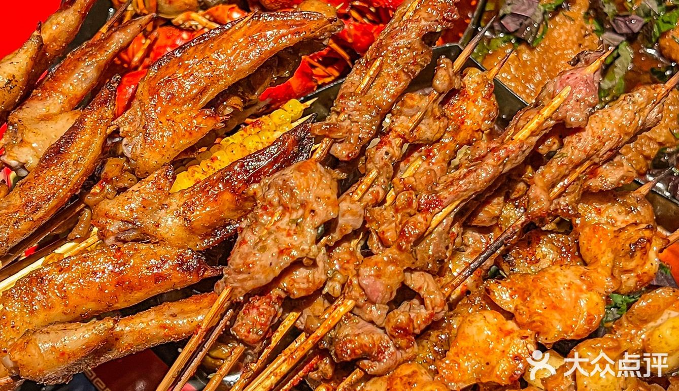 来南宁一定要去琅西村胡爷吃椰香小龙虾!