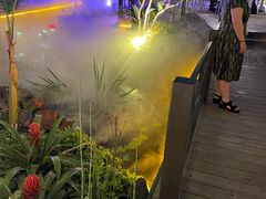 -茅草房·河畔园林火锅