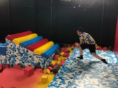 -嘿哟动霸CHUA·新潮玩运动娱乐中心·蹦床滑冰团建乐园