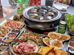 -围炉肉舍•炭烤活鳗•丹东海鲜烤肉(步行街店)