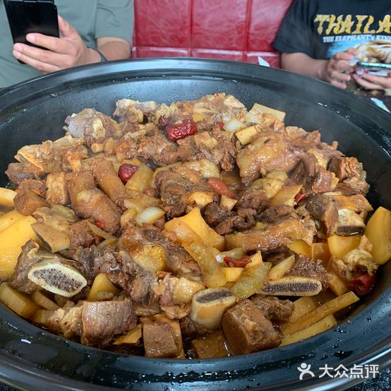 闯关东牛排牛尾一锅香(宝昌大街店)