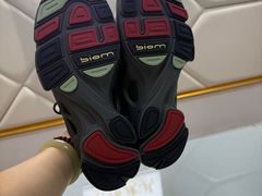 -京伟修鞋洗鞋奢侈品皮具护理店