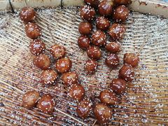 -拈签一笑黄牛肉辣卤串串