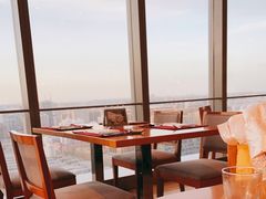 靠窗位-视界美食自助餐厅·石家庄希尔顿酒店