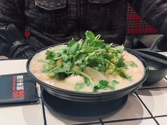 -肥汁米蘭香港米线(长宁来福士店)