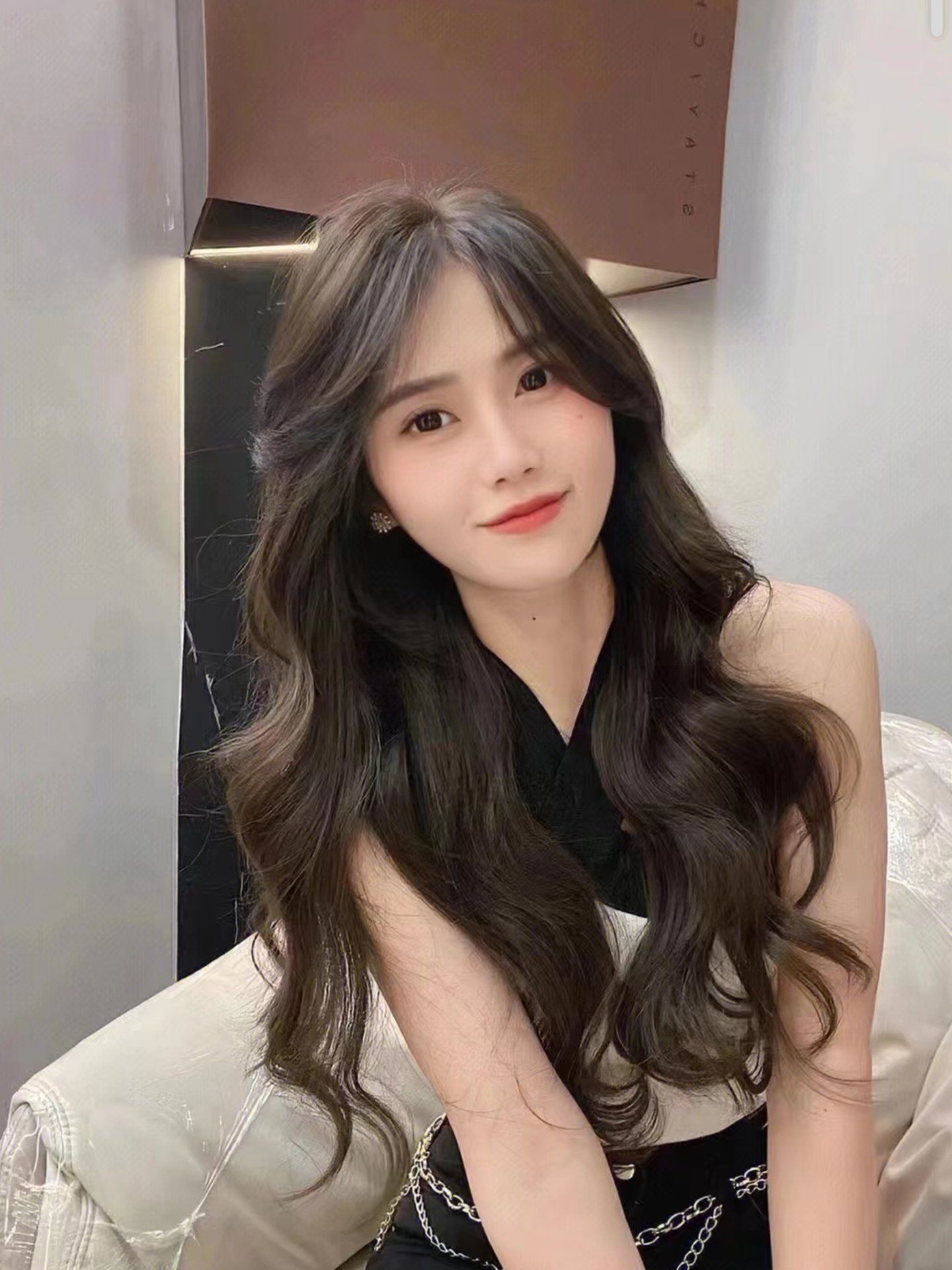 女生都有"长发大波浪"的梦
🍀别有氛围且巨显发量的女生卷发发型