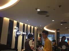 -必胜客(WOW中心城店)