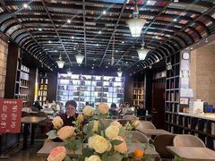 -钟书阁(松江泰晤士小镇店)