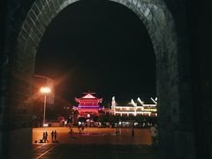 -巴陵广场