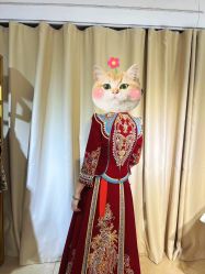 -月月婚纱礼服仓储店(王府井店)