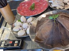 -鹿鸣山草本茶香火锅(园西路店)