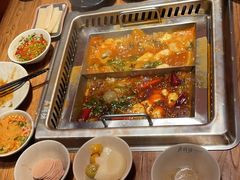 -吴氏老牌坊云南鱼豆花火锅店(通江街店)