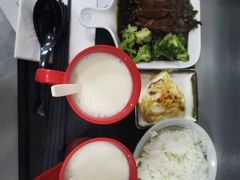 梅菜扣肉套饭-永和大王(长寿路店)