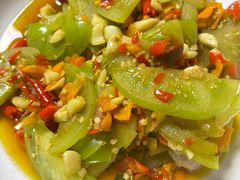 青番茄炒腊肉-老铁私房菜