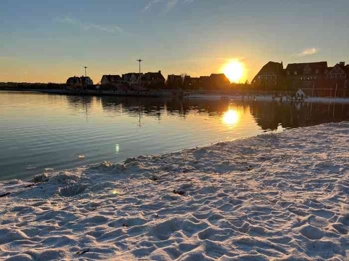 南湖公园-"[婴儿]溜娃最佳,有个人工沙滩,带着挖沙."-大众点评移动版