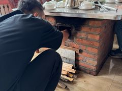 -粘豆包柴火铁锅炖