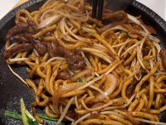 黑椒牛柳丝炒乌冬-香港深仔记茶餐厅(东门店)