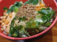 -爆炸头阿姨小四川正宗川味小吃(无任何分店)