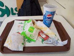 -华莱士·全鸡汉堡(财经学院店)