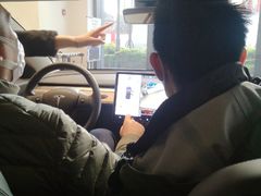 -TESLA 特斯拉(上海太古汇体验店)