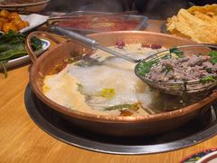 -洱火云南酸菜牛肉火锅(石景山当代商城店)