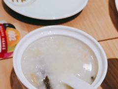 彩虹海鲜疙瘩汤-船歌·鱼水饺青岛菜(国贸商城店)