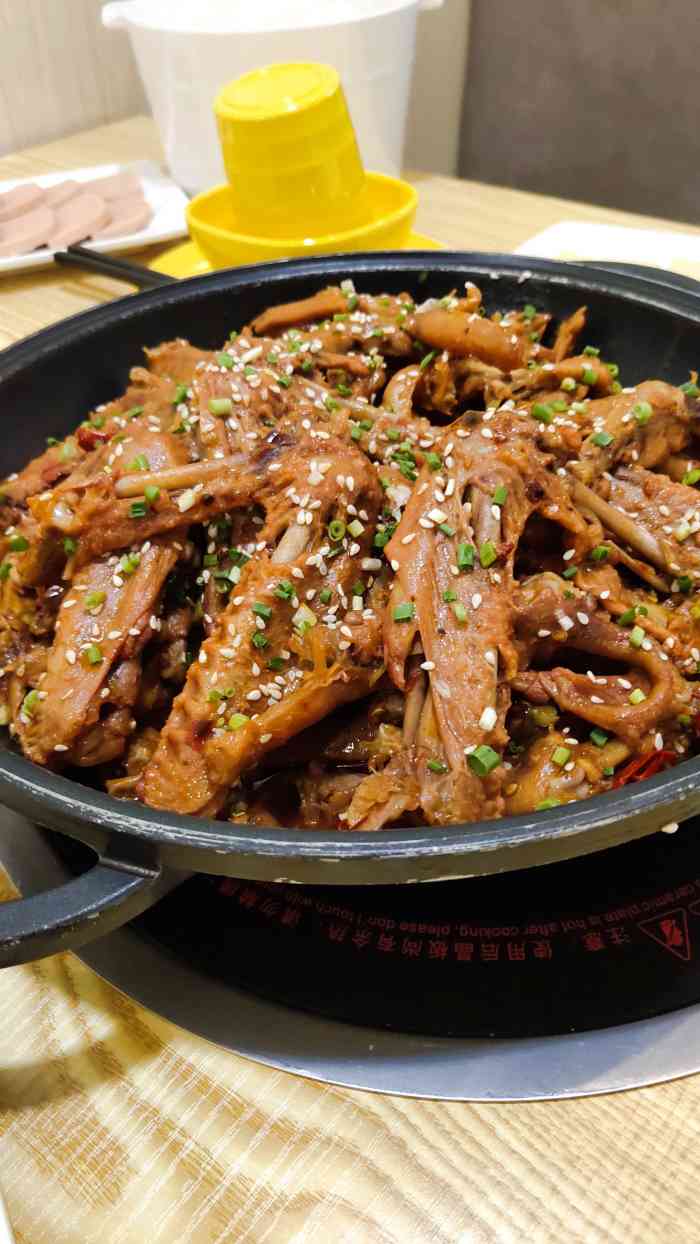 丫恋锅鸭爪爪(白云店)-"刚进店就听到迎宾员的迎宾语 非常热情 店.