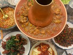 土司铜锅油焖鸡-浩海火燒雲傣家菜(静安芮欧店)