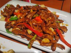 -老码头黑皮肘子锅包肉(赣水路店)