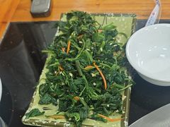 拌山野菜-北京龙庆四季香农家饭庄·灶台鱼·碳烤虹鳟鱼(龙庆峡店)