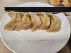 蟹粉锅贴-王家沙点心店(南京西路总店)