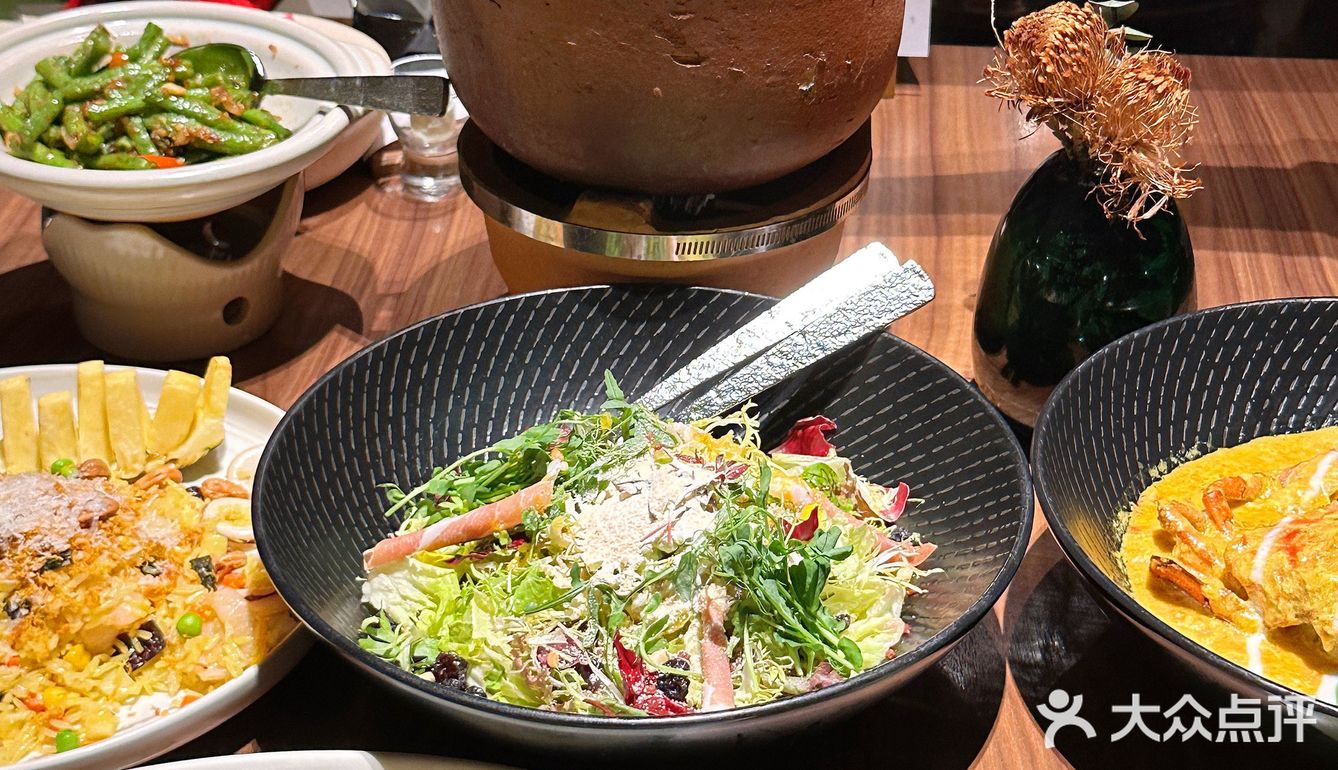 一整个高级住了！这个南洋料理餐厅！