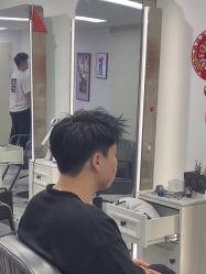 -米娜护肤造型